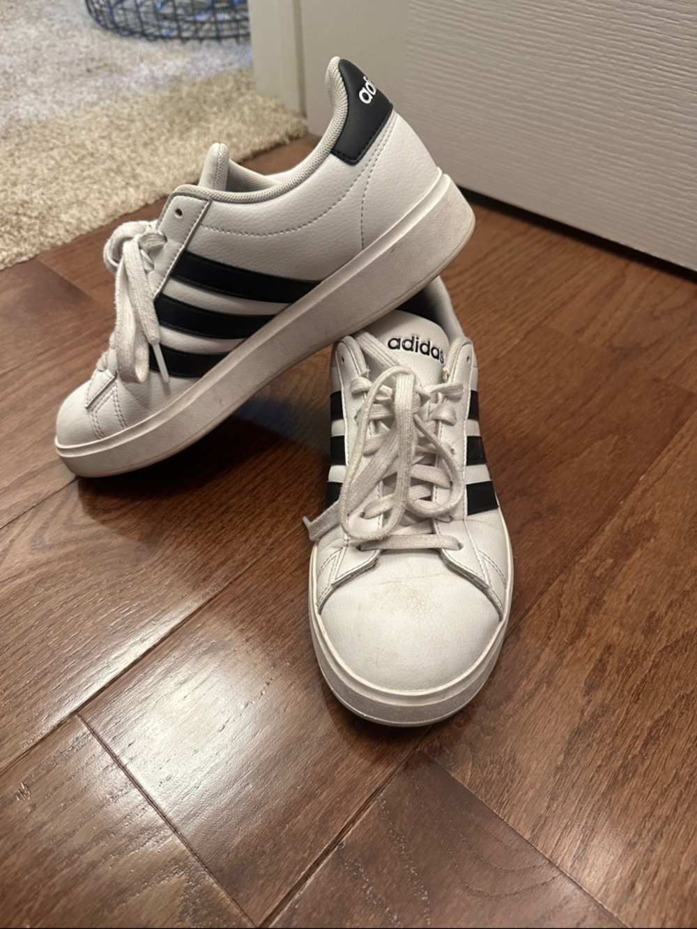adidas size 8 courtside Sneakers